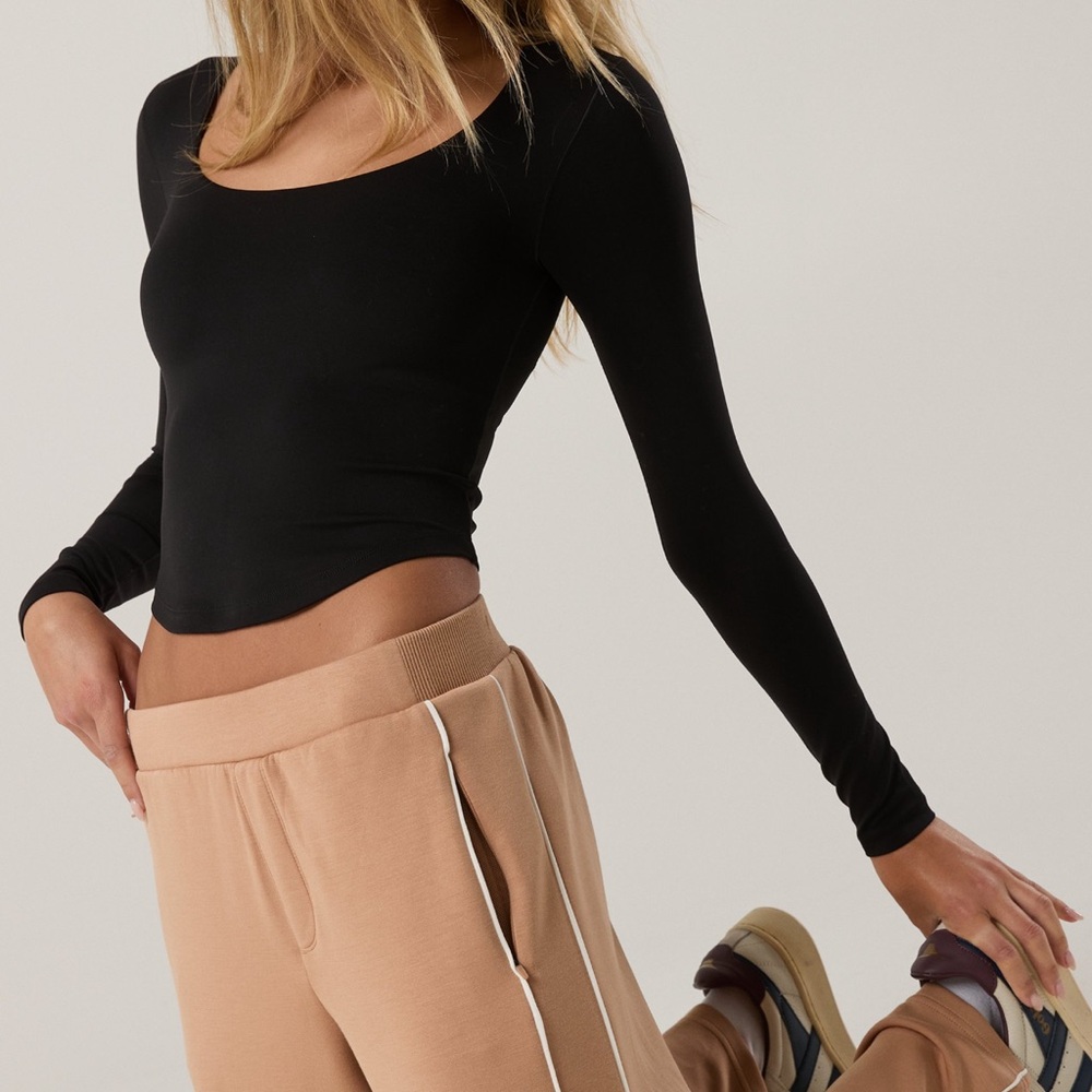 Aerie real me long sleeve scoop T-shirt size XL black